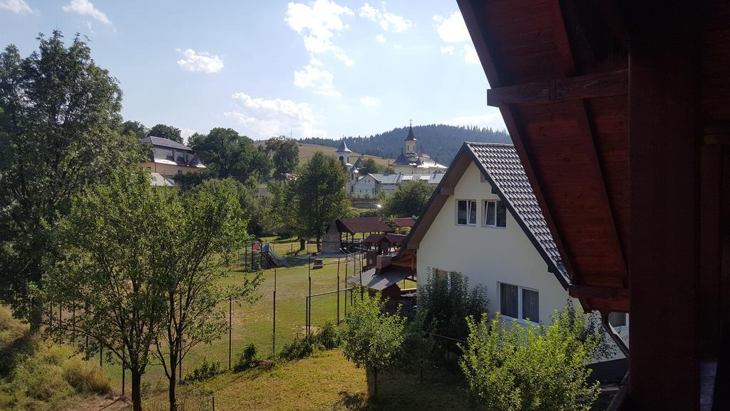 Casa De Vacanta Silvia Mînăstirea Humorului Esterno foto