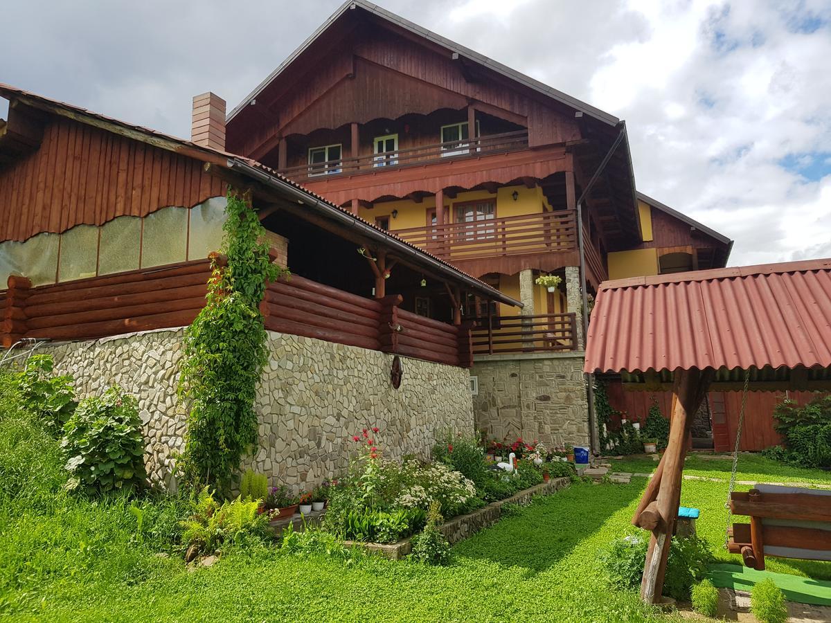 Casa De Vacanta Silvia Mînăstirea Humorului Esterno foto
